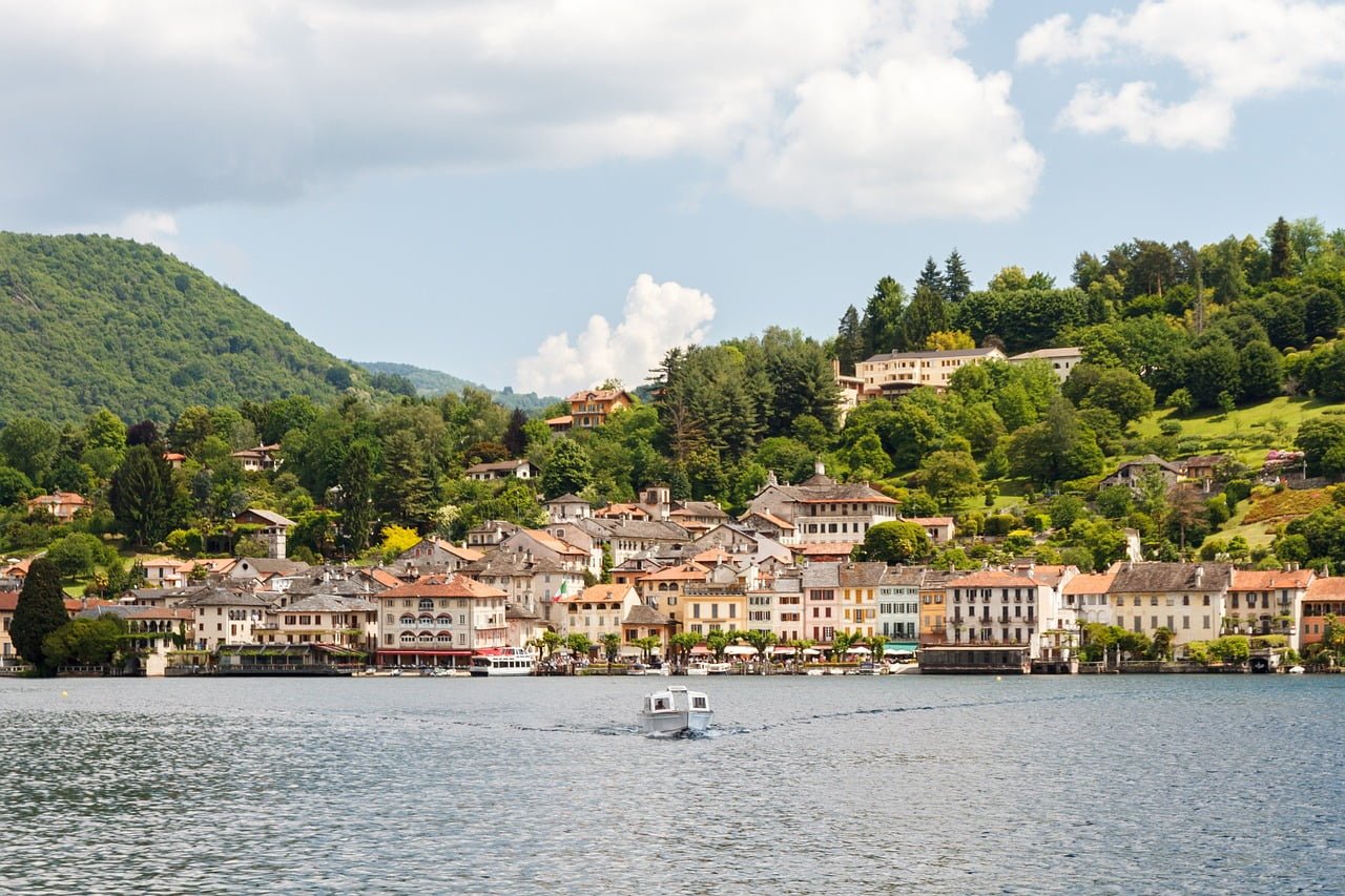Lago d Orta lakefront
